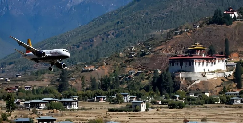 فرودگاه پارو بوتان در درهای کوهستانی با فرود بسیار دشوار