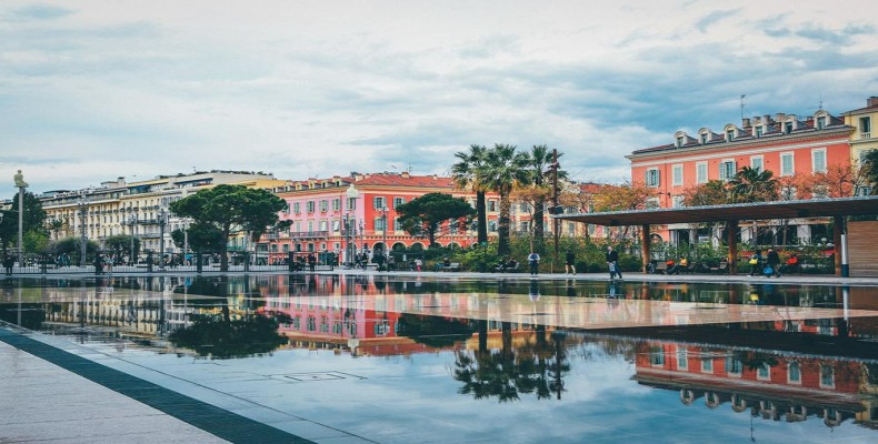 میدان ماسنا نیس و معماری رنگارنگ مرکز شهر نیس