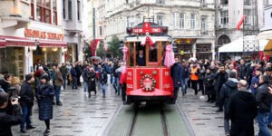 Esteghlal Caddesi, İstanbul