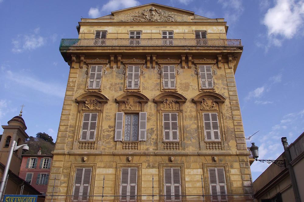 Palais Caïs Pierlas