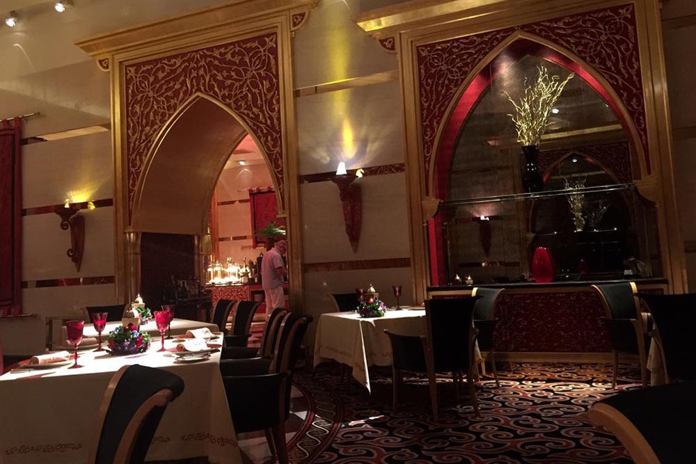 رستوران Al lwan دبی