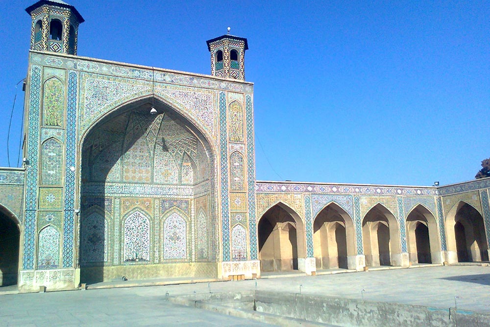 صحن مسجد وکیل