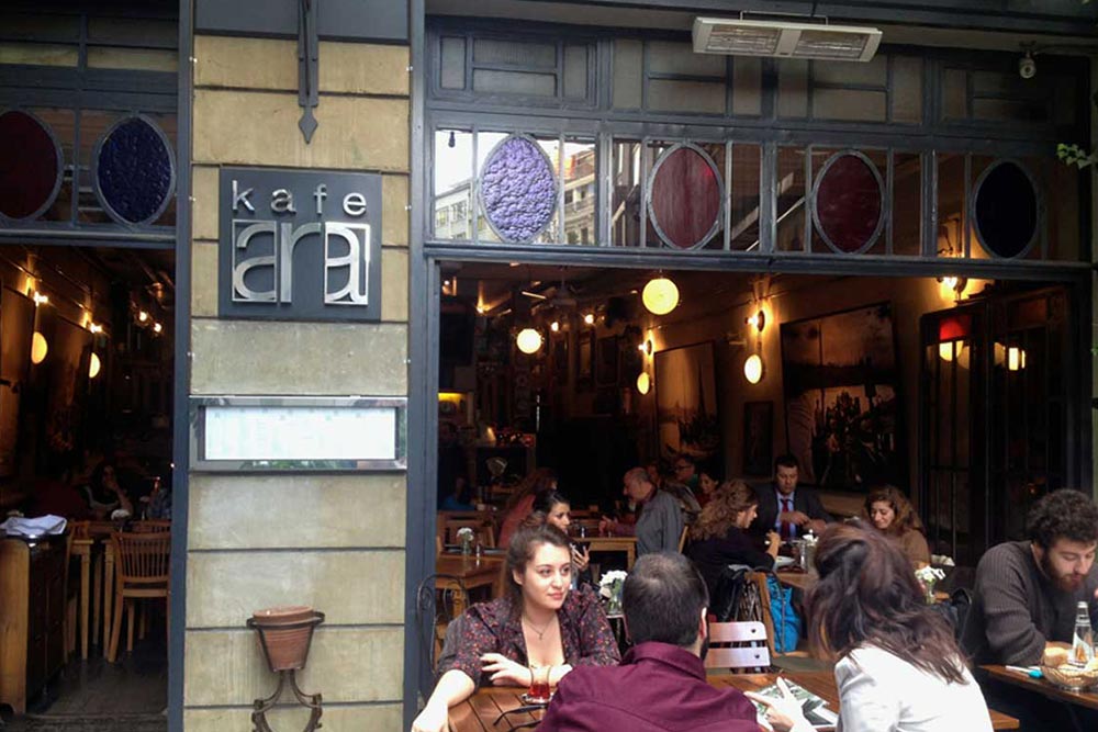 Ara Café