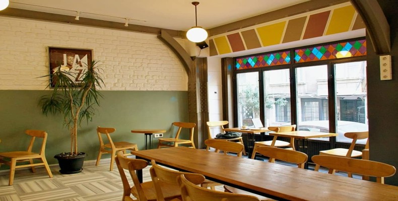 کافه 1 Kahve 1 Coffee در جیهانگیر؛ محل محبوب فریلنسرها و دانشجویان در استانبول