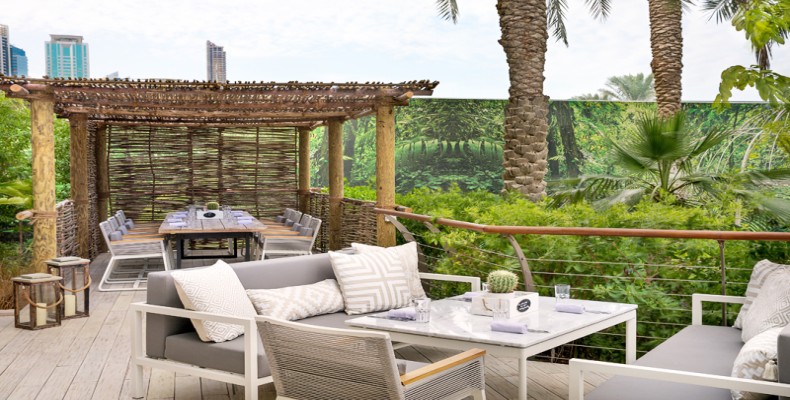 تراس سبز و محیط باز رستوران گیاهی Bounty Beets دبی