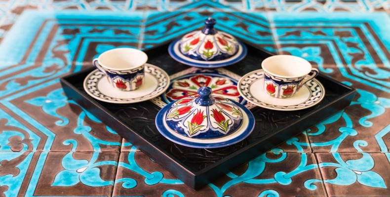 ظروف سرامیک ایزنیک با طرح‌های سنتی – سوغاتی هنری استانبول