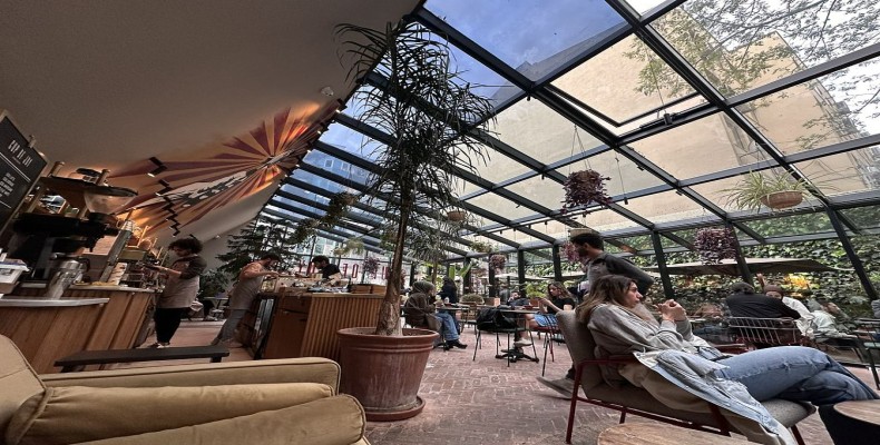 کافه Cup of Joy در ببک؛ از بهترین کافه های استانبول برای قهوه‌های ترکیبی