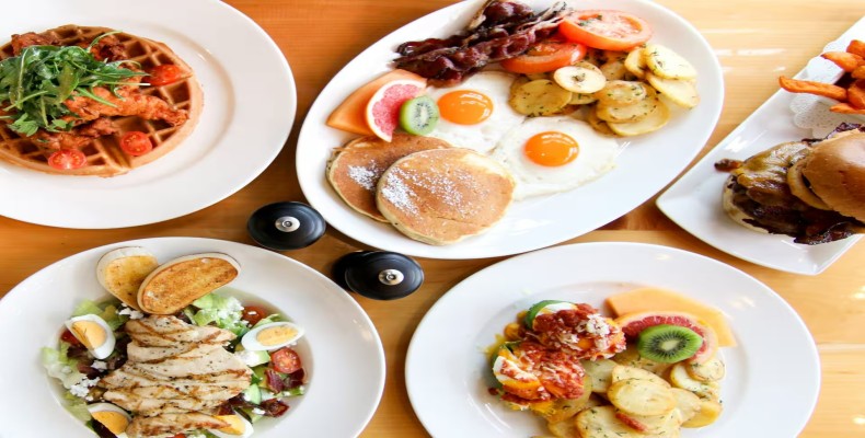 کافه اگسپکتیشن (Eggspectation JBR) در ساحل جیبیآر دبی؛ صبحانه متنوع با تخممرغ و پنکیک در فضای مدرن