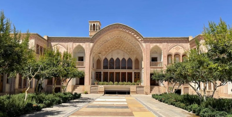 خانه تاریخی عامری‌های کاشان؛ معماری دیدنی برای سفر در ایام عید