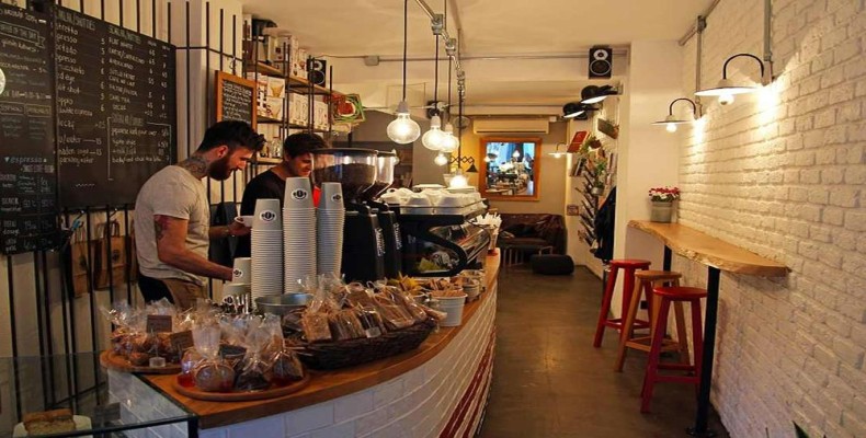 کافه Kronotrop در بی‌اوغلو؛ یکی از نخستین کافه‌های نسل سوم در استانبول