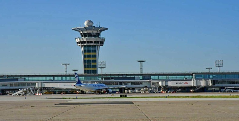 باند پرواز و برج مراقبت فرودگاه اورلی پاریس