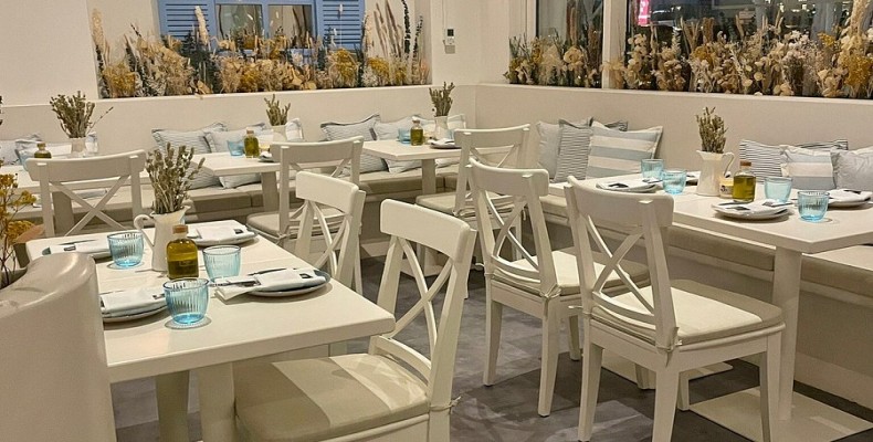 ساشیمی ماهی تازه در رستوران Nammos دبی – سرو دریایی به سبک یونانی