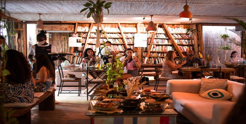 فضای آرام و سبز رستوران SEVA Table دبی – پناهگاه عاشقان غذاهای گیاهی