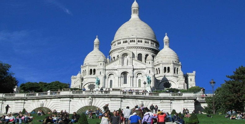 نمایی از کلیسای قلب مقدس پاریس