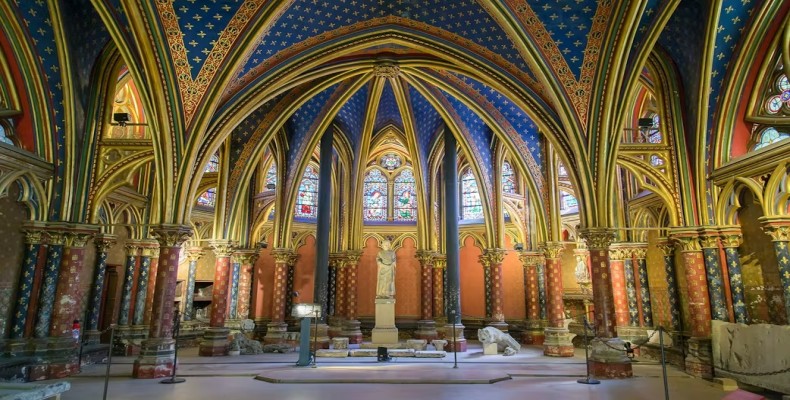 کلیسای سن شاپل در قلعه کونسیرژری پاریس