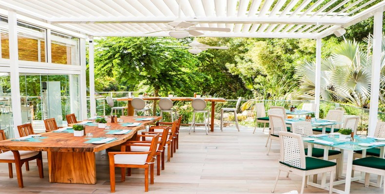 رستوران فارم (The Farm – Al Barari) با فضای سرسبز و طبیعی برای صبحانه در دبی