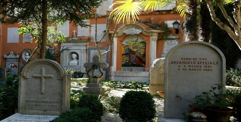 گورستان واتیکان و نکروپولیس زیرزمینی رم