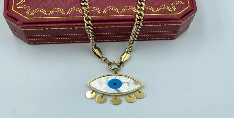 آویز چشم‌نظر طلایی ترکی – معروف ترین سوغات معنوی استانبول