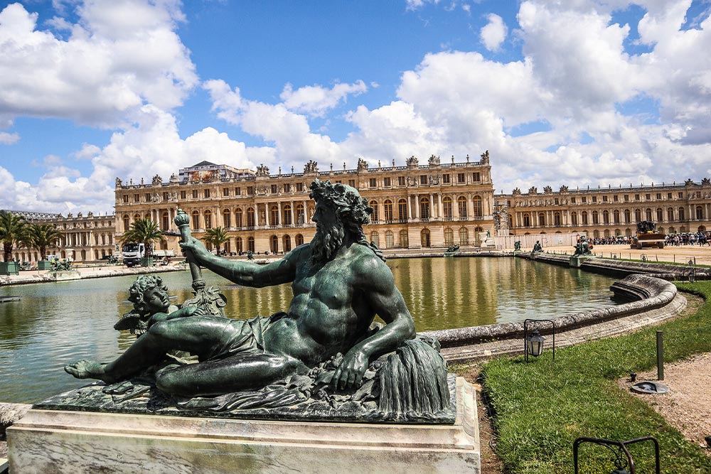 The Palace of Versailles has a sculpture garden