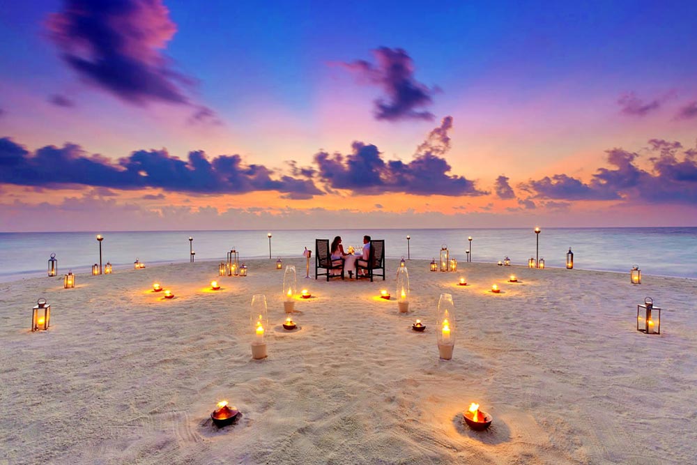 Romantic dinner in Maldives