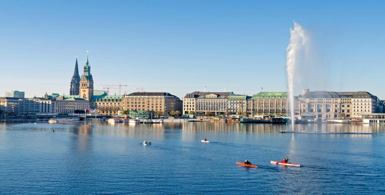 دریاچه‌های آلستر در هامبورگ؛ قایق‌سواری و تفریحات کنار آب