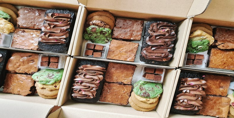 باکس شکلات و دسرهای دستساز