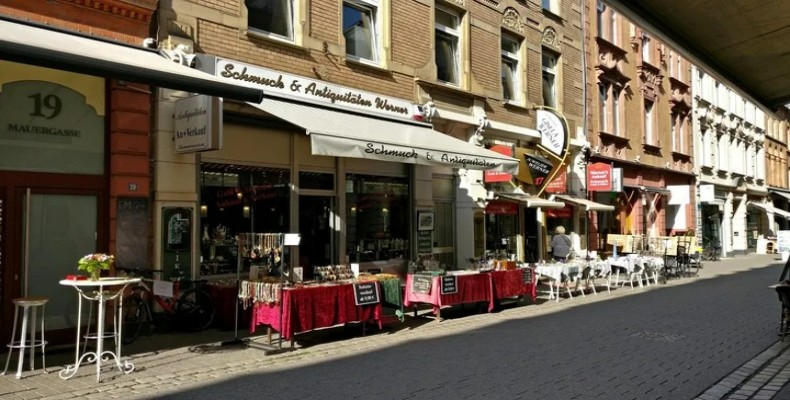 خیابان برگر فرانکفورت؛ مغازهها و کافههای محلی در یکی از مراکز خرید محبوب شهر