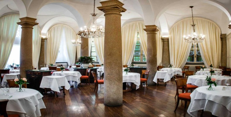فضای تاریخی و لوکس رستوران بوئک در میلان