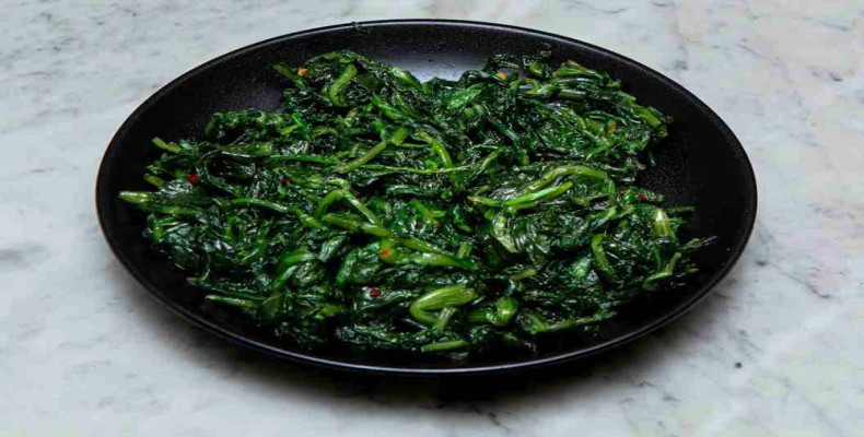 Cicoria Ripassata، کاسنی تفتدادهشده به سبک رومی