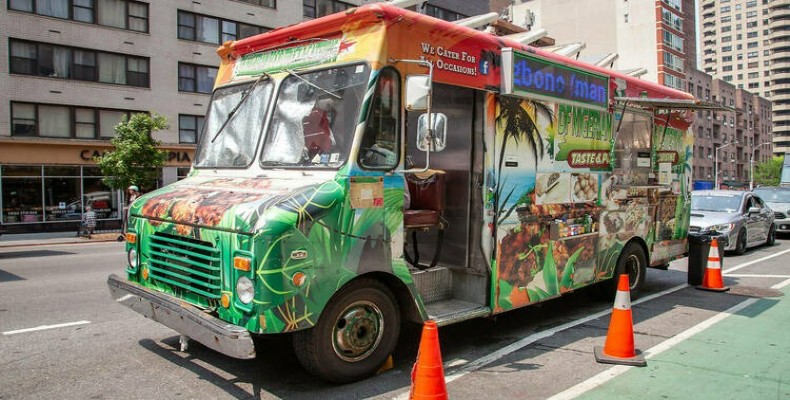 کامیون Divine Flavored Food Truck