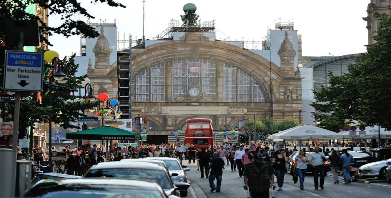 خیابان قیصر اشتراسه فرانکفورت؛ مسیر تاریخی و مرکز خرید در نزدیکی ایستگاه مرکزی