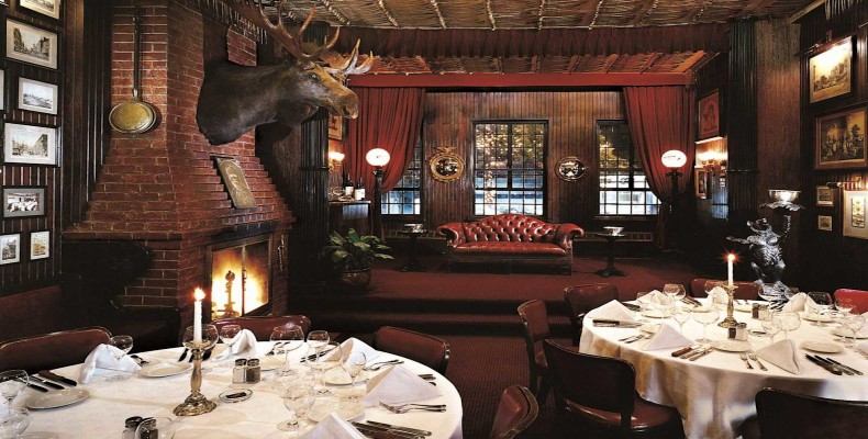 بهترین رستورانهای نیویورک – فضای کلاسیک استیکخانه Keens