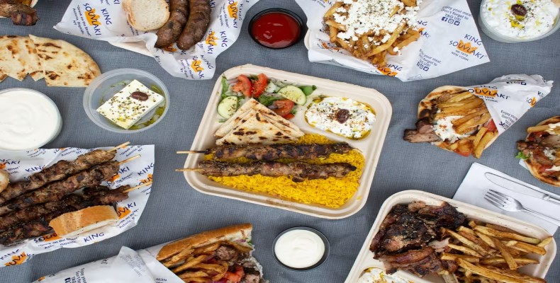 سوولاکی یونانی King Souvlaki از معروفترین غذا های خیابانی نیویورک