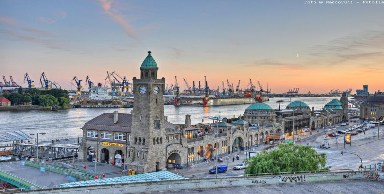 اسکله‌های Landungsbrücken هامبورگ؛ محل پیاده‌روی و تماشای بندر