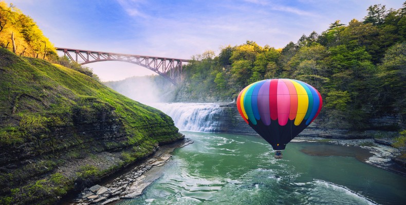 بالنسواری بر فراز پارک Letchworth نیویورک در بهار