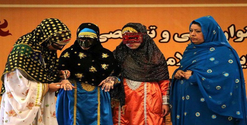 پوشش سنتی زنان جنوب در مراسم بومی کیش