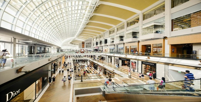 فروشگاههای لوکس مرکز خرید Marina Bay Sands سنگاپور