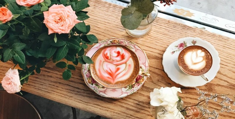 کافه گلخانه ای Remi Flower + Coffee با فضای سرسبز و لطیف