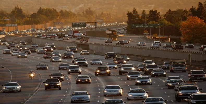 بزرگراه 20 آمریکا – یکی از طولانی ترین خیابان های جهان با ترافیک شهری و چشمانداز غروب