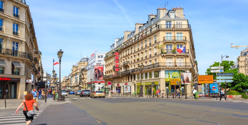 خیابان ریوولی پاریس؛ یکی از بهترین خیابانهای پاریس در نزدیکی موزه لوور