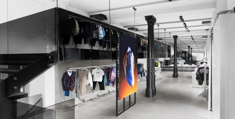 بوتیک اسلم جم در میلان با لباسهای استریت استایل و خاص