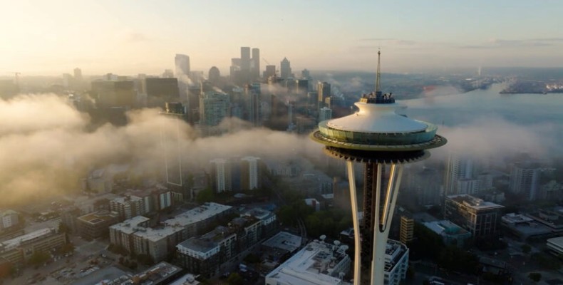 برج Space Needle سیاتل در تابستان