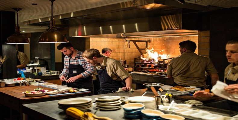 رستوران دبنی (The Dabney) از محبوبترین رستورانهای واشنگتن با فضای گرم و کلاسیک