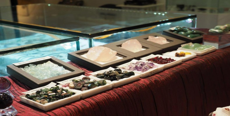 موزه گوهر The Gem Museum سنگاپور و نمایش سنگهای قیمتی و جواهرات