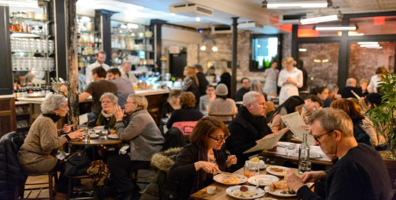 فضای شلوغ و محبوب Via Carota در وست ویلج نیویورک