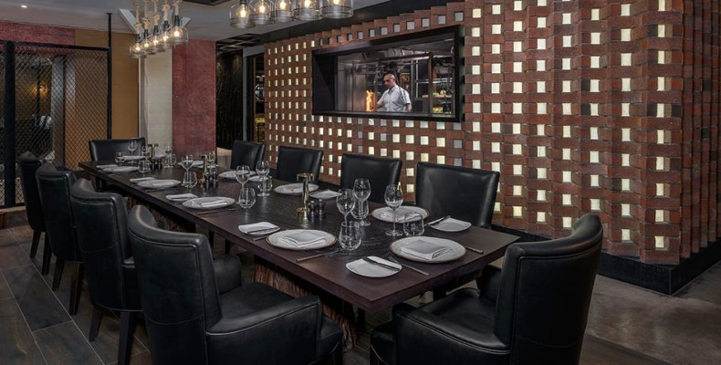 فضای داخلی رستوران استرالیایی Bushman’s در هتل آنانتارا از رستوران های پالم جمیرا