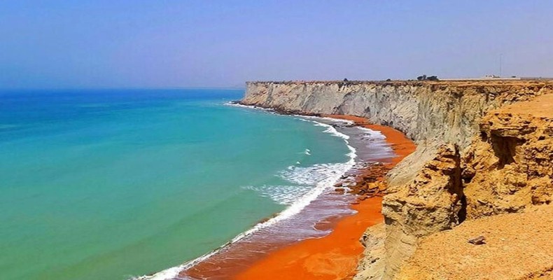 سواحل و طبیعت چابهار با آبوهوای گرم و مرطوب در جنوب شرق ایران