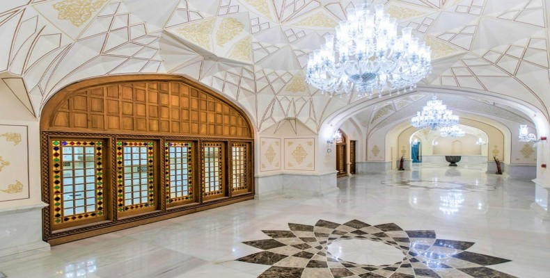 بازار سنتی ایران مال با معماری الهامگرفته از بازارهای ایرانی