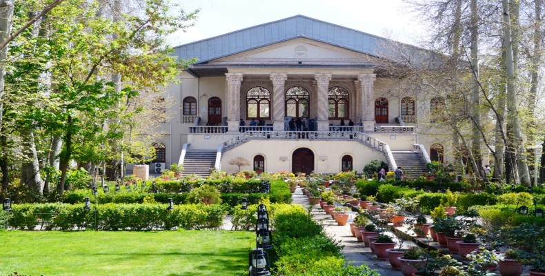 باغ فردوس تهران در بهار و فضای سرسبز موزه سینما