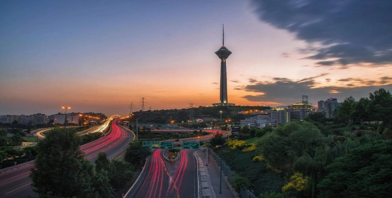 فصل بهار تهران و هوای معتدل برای سفر و گردش شهری